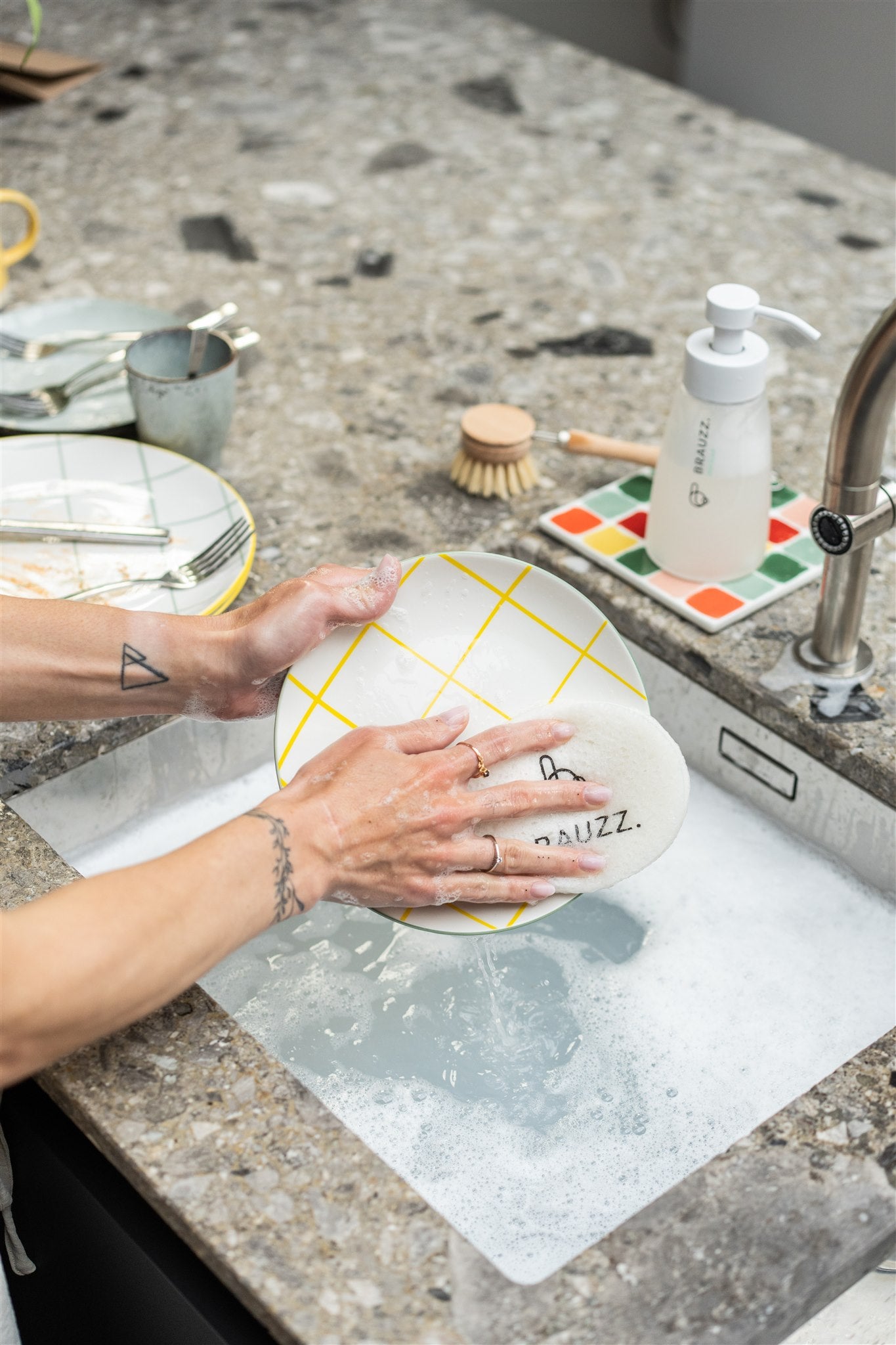 Wat is goedkoper: met de hand afwassen of de vaatwasser?
